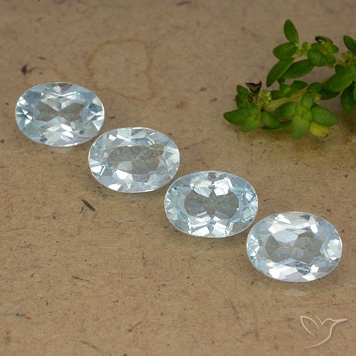 3.96ctw Natural Céu azul Topázio, oval, VVS-VS