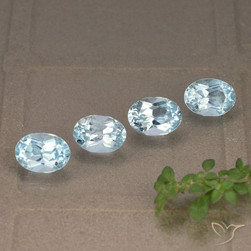4.22ctw Natural Céu azul Topázio, oval, VVS-VS