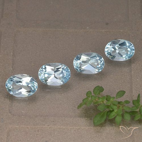 3.76ctw Natural Céu azul Topázio, oval, VVS-VS