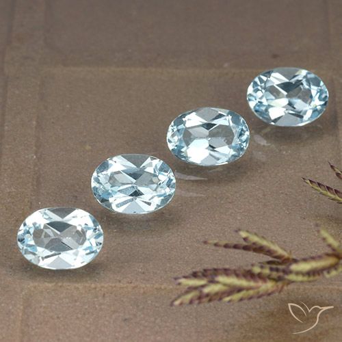 4.08ctw Natural Céu azul Topázio, oval, VVS-VS