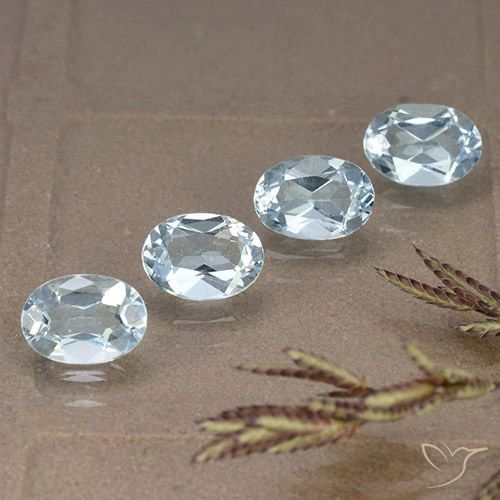 3.72ctw Natural Céu azul Topázio, oval, VVS-VS