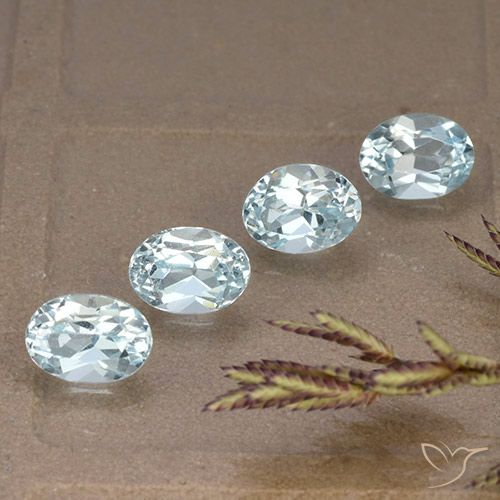 4.43ctw Natural Céu azul Topázio, oval, VVS-VS