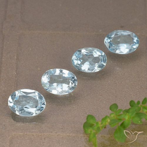 3.43ctw Natural Céu azul Topázio, oval, VVS-VS