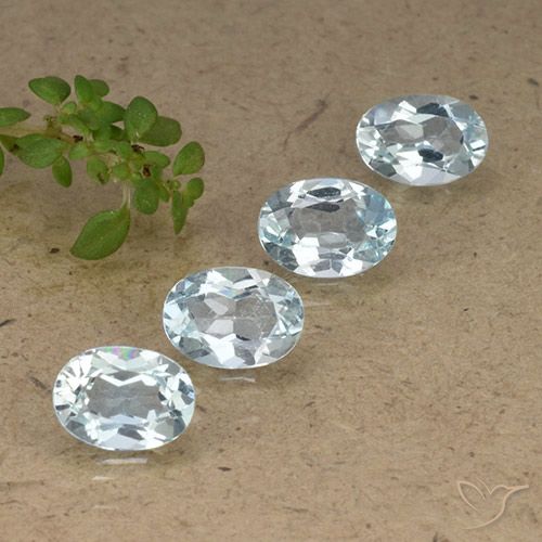 3.94ctw Natural Céu azul Topázio, oval, VVS-VS
