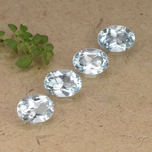 3.88ctw Natural Céu azul Topázio, oval, VVS-VS