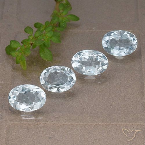 4.19ctw Natural Céu azul Topázio, oval, VVS-VS