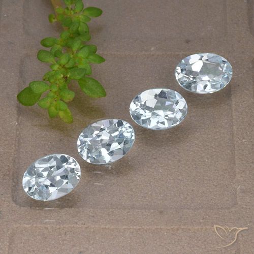 3.70ctw Natural Céu azul Topázio, oval, VVS-VS