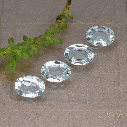 3.85ctw Natural Céu azul Topázio, oval, VVS-VS