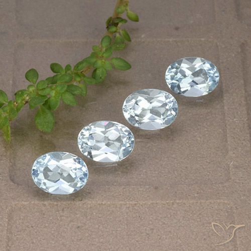3.78ctw Natural Céu azul Topázio, oval, VVS-VS