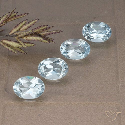 4.38ctw Natural Céu azul Topázio, oval, VVS-VS