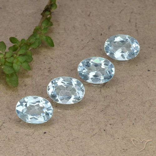 3.78ctw Natural Céu azul Topázio, oval, VVS-VS