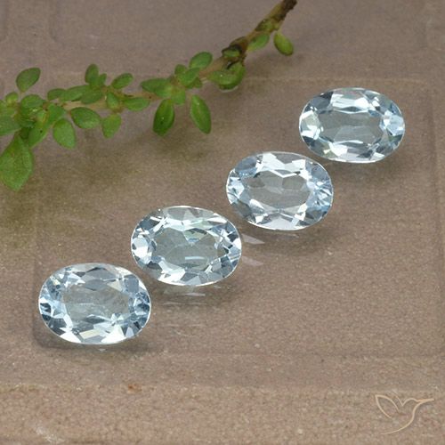 3.74ctw Natural Céu azul Topázio, oval, VVS-VS