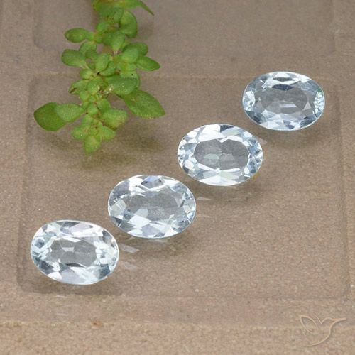3.69ctw Natural Céu azul Topázio, oval, VVS-VS
