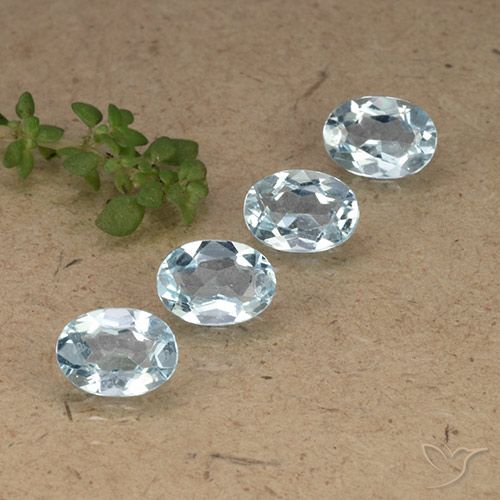 3.98ctw Natural Céu azul Topázio, oval, VVS-VS