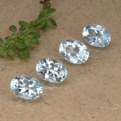 3.69ctw Natural Céu azul Topázio, oval, VVS-VS