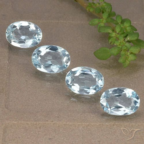 3.66ctw Natural Céu azul Topázio, oval, VVS-VS