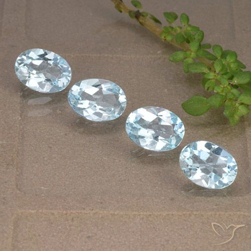 3.28ctw Natural Céu azul Topázio, oval, VVS-VS