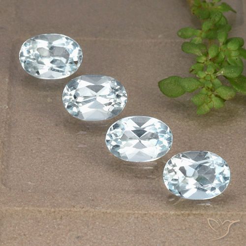 4.02ctw Natural Céu azul Topázio, oval, VVS-VS