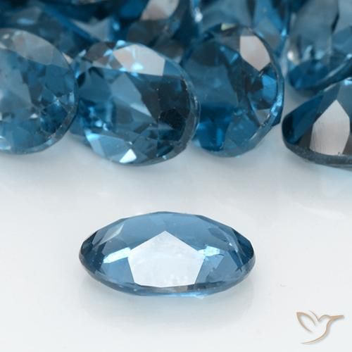Topázio Londres Azul Natural 0.91ct, oval, VVS-VS