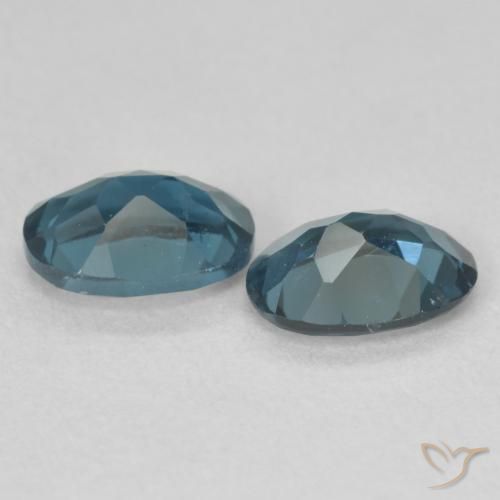 Pedras preciosas de Topázio Londres Azul natural de 1.95 ct, oval, VS