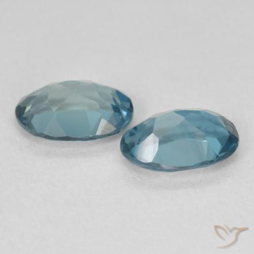 Pedras preciosas de Topázio Londres Azul natural de 1.83 ct, oval, VS