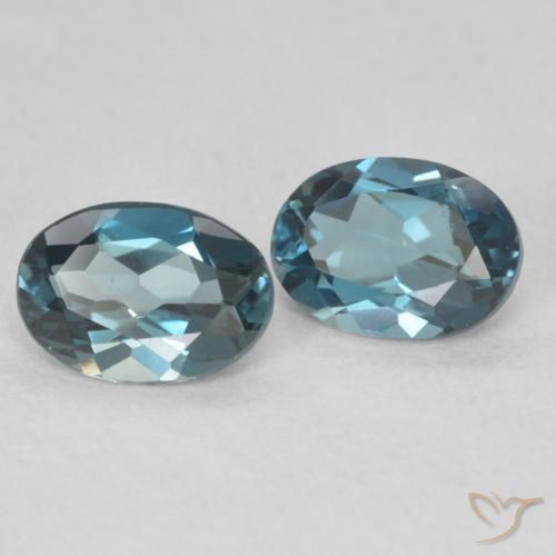Pedras preciosas de Topázio Londres Azul natural de 1.85 ct, oval, VS