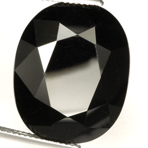 Turmalina preto natural 32,40ct, corte oval, VVS