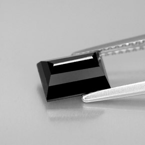 Turmalina preto natural 1,69ct, baguete, opaco