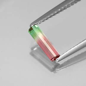 Turmalina multicolorido natural 0,35ct, corte esmeralda, VS