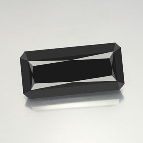 Turmalina preto natural 61,48ct, corte esmeralda, opaco