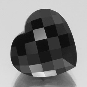 Turmalina preto natural 23,92ct, formato de coração, opaco