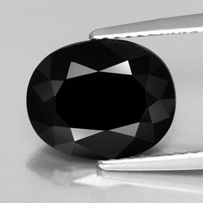 Turmalina preto natural 3,07ct, corte oval, opaco