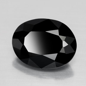 Turmalina preto natural 4,48ct, corte oval, opaco
