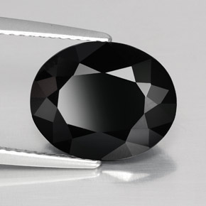 Turmalina preto natural 4,31ct, corte oval, opaco