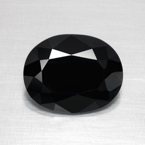 Turmalina preto natural 2,82ct, corte oval, opaco