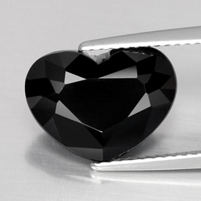 Turmalina preto natural 5,32ct, formato de coração, opaco
