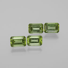 Pedras preciosas de Turmalina Verde floresta natural de 2.32 ct, Corte Esmeralda, VS
