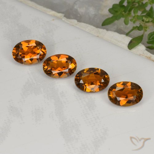 Pedras preciosas de Turmalina Laranja Marrom Profundo natural de 3.04 ct, oval, VVS