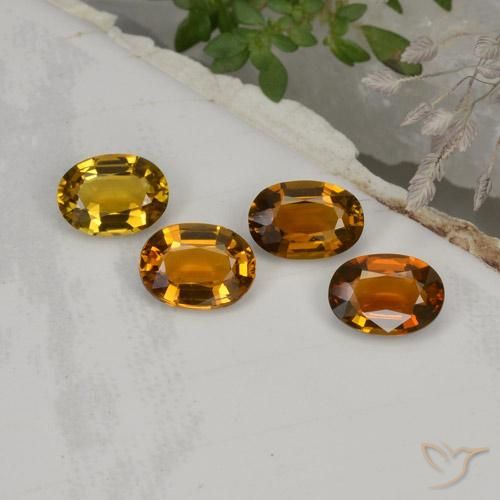 3.24ctw Natural Castanho Canela Profundo Turmalina, oval, VVS-VS