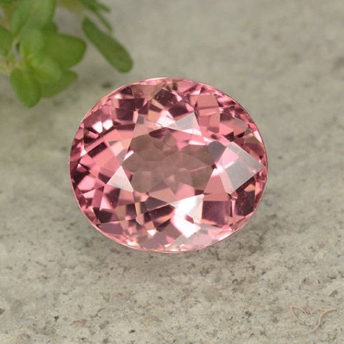 2.69ct Natural Rosa choque claro Turmalina, oval, VVS