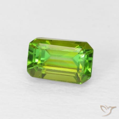 Turmalina Medium Light-Green Natural 0.71ct, Corte Octógono / Esmeralda, VVS