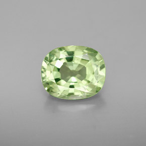 Granada tsavorita verde natural 2,62ct, almofada cortada, VS