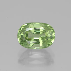 Granada tsavorita verde natural 2,40ct, corte oval, SI