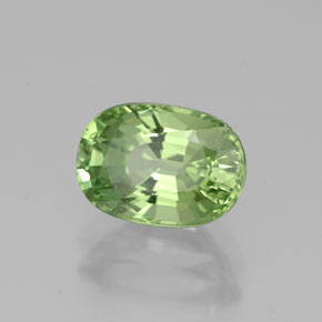 Granada tsavorita verde natural 2,40ct, corte oval, SI