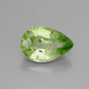 Granada Tsavorita Verde Natural 2.88ct, Formato de pêra, VVS