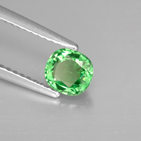 Granada tsavorita verde natural 0,64ct, almofada cortada, VS