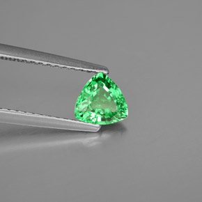 Granada tsavorita verde natural 0,57ct, trillion, VS