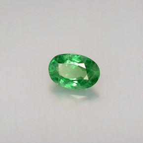 Granada tsavorita verde natural 0,56ct, corte oval, VS