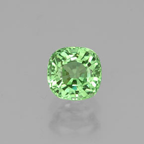 Granada tsavorita verde natural 0,60ct, almofada cortada, VS
