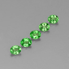 Pedras preciosas de granada tsavorita verde natural de  ct, corte oval, VS